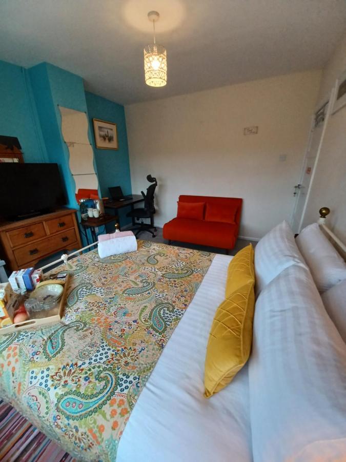 Stunning Homestay In Wolverhampton Bushbury Dış mekan fotoğraf
